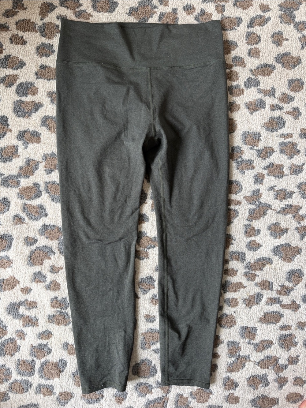 Vuori Olive Green High-Waist Track Pants - Picture 3 of 4
